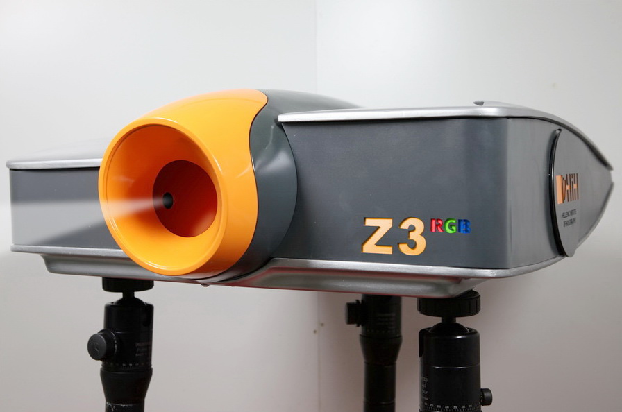 ZZZyclops colour holography camera Central View 