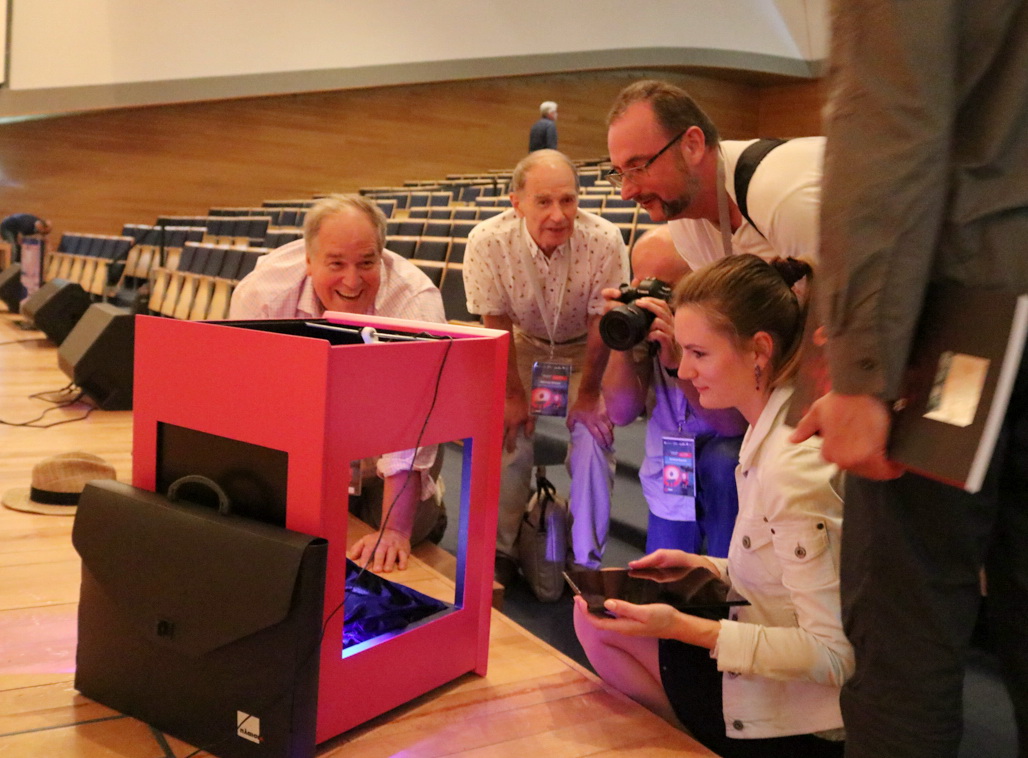 ISDH2018 in front of the Magenta HoloBoxx day2 26th june-55